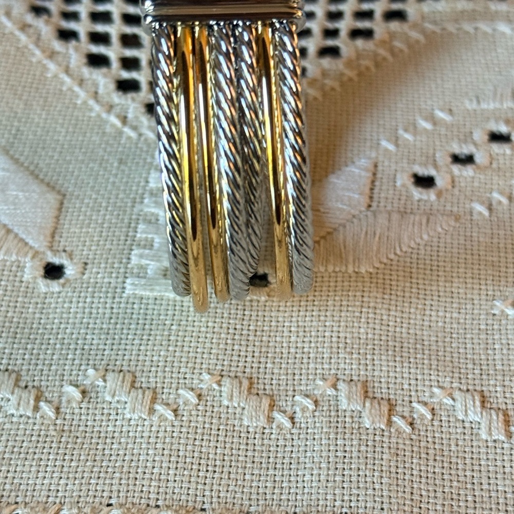 Fashion Bracelet.Cable design.not silver or gold.Only fashion wear. No designer - Picture 11 of 11